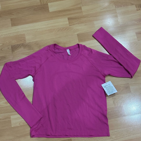 New Lululemon Swiftly Tech Long Sleeve in Sonic Pink - Picture 8 of 8